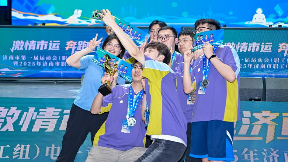 的勇敢拼搏 的勇敢拼搏