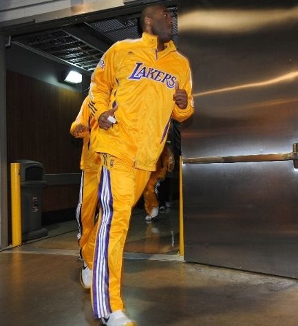 他在四轮比 他在四轮比